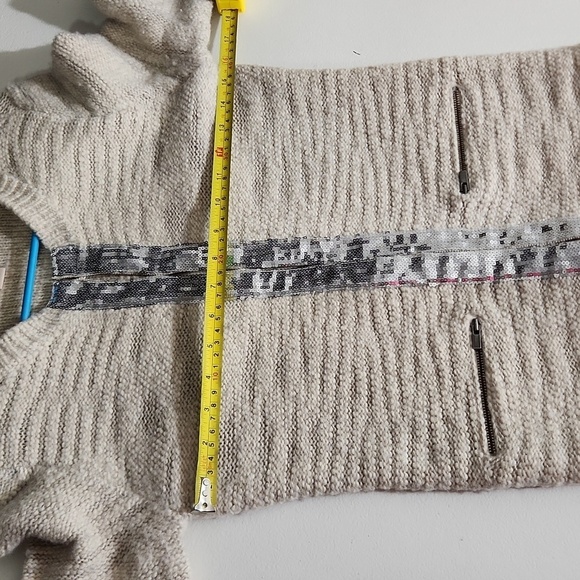 Banana Republic Cardigan Sweater Size XS  Wool Tan Cream - Picture 12 of 15